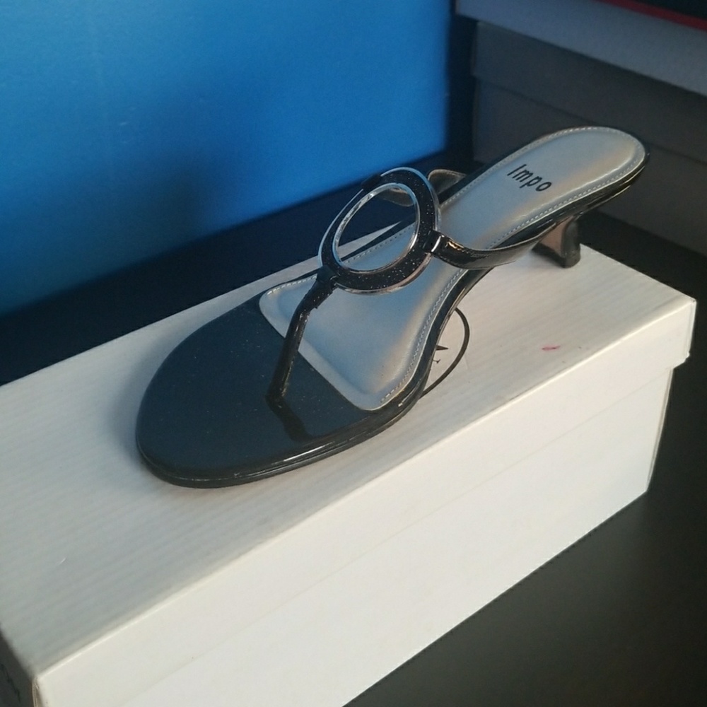 Sandals - Picture 2 of 3